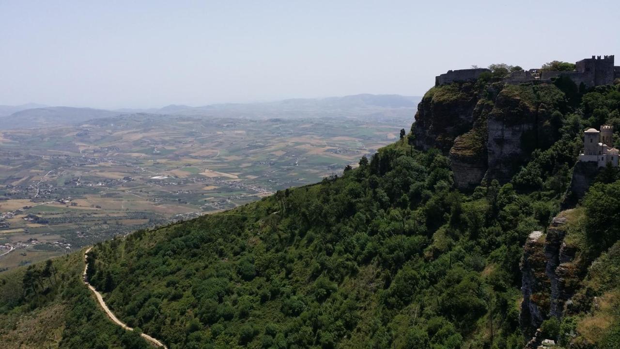 Sole e Fiori di Sicilia Appartamento Valderice Esterno foto